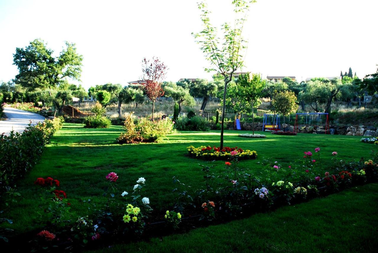 גאוביה Corfu Club Apartments מראה חיצוני תמונה
