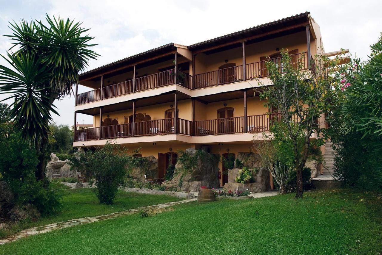 גאוביה Corfu Club Apartments מראה חיצוני תמונה